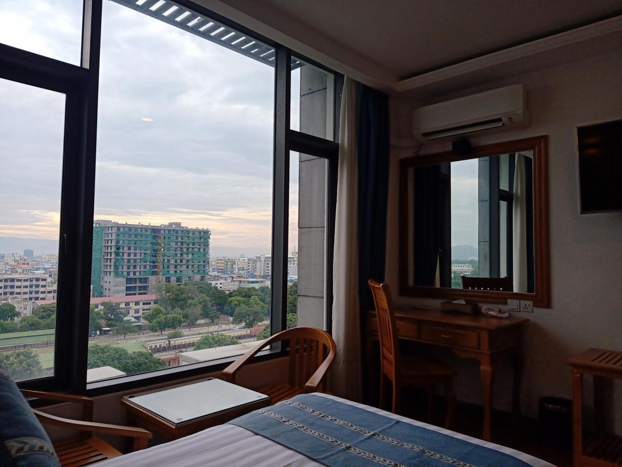 Dragon Phoenix Hotel Mandalay Exterior photo